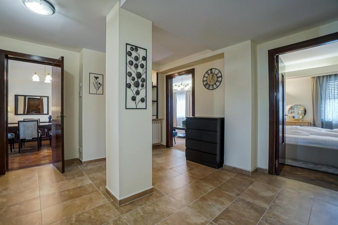 Lovely - 3 Bdr. Serviced In Old Town Appartamento Bucarest