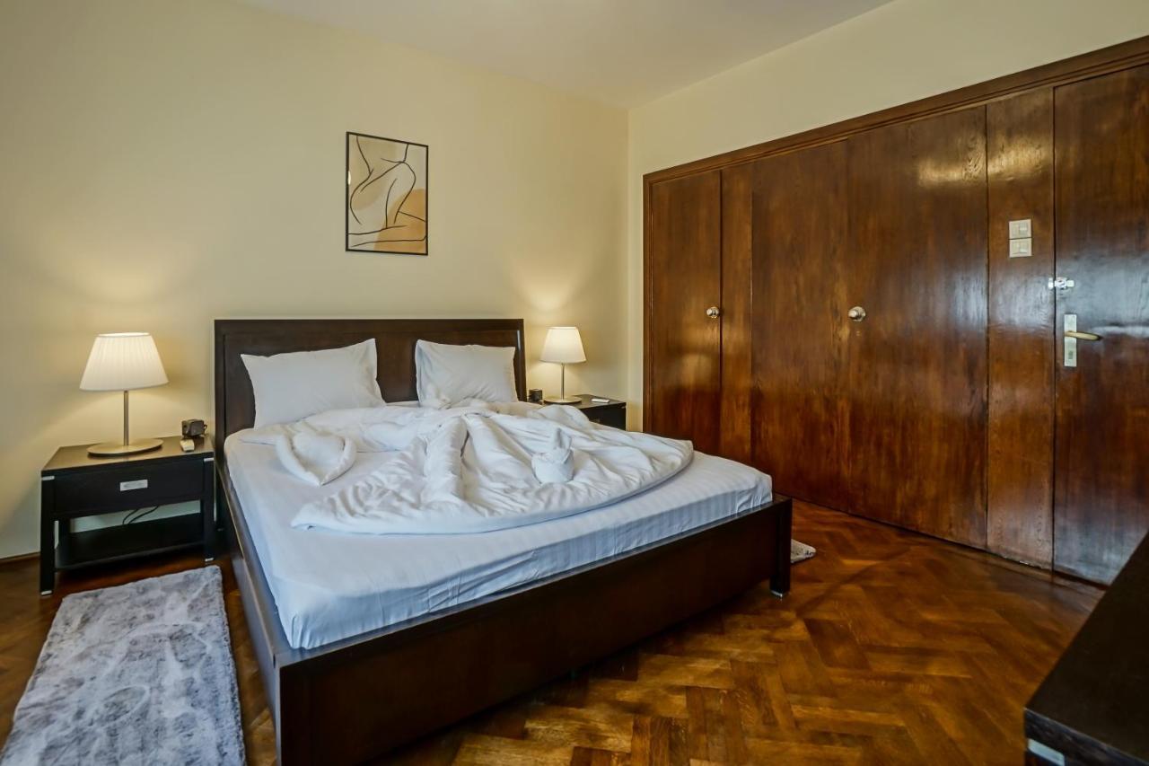 Lovely - 3 Bdr. Serviced In Old Town Appartamento Bucarest