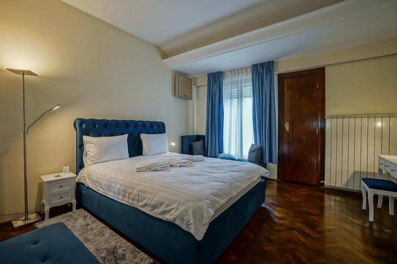 Lovely - 3 Bdr. Serviced In Old Town Bucarest