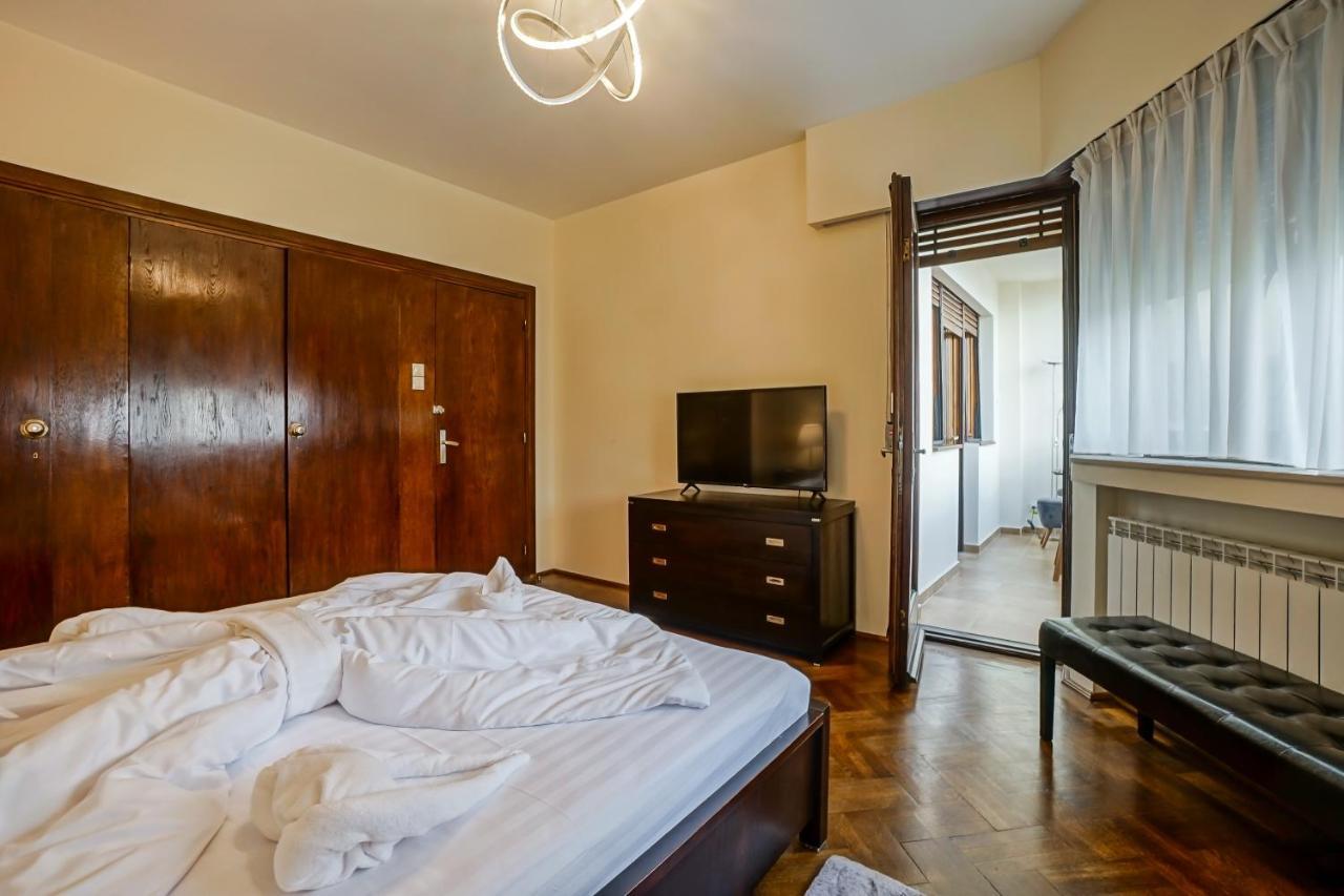 Lovely - 3 Bdr. Serviced In Old Town * Bucarest