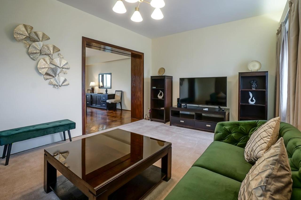 Lovely - 3 Bdr. Serviced In Old Town Bucarest